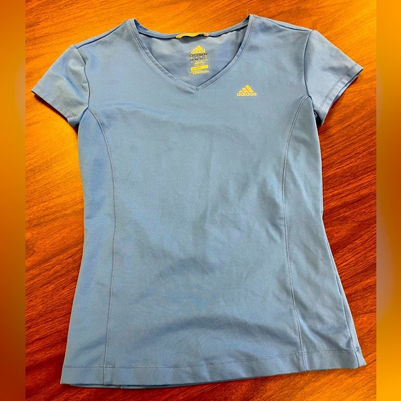 Adidas Clima 365 Performance Essentials. Size Medium. Blue - Picture 1 of 8